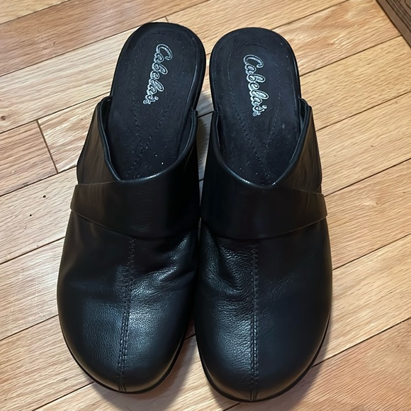 Cabela's Shoes - Cabela’s Good condition womens slip on clog style shoes, black size 11 M